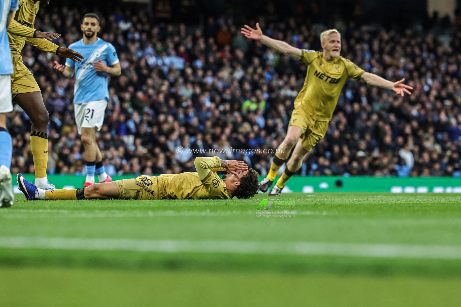 Adam Wharton of Crystal Palace reacts to a missed shot on goal during the Premier League match Manchester City vs Crystal Palace at Etihad Stadium, Manchester, United Kingdom on 13 May 2026

(Photo by Mark Cosgrove/News Images)