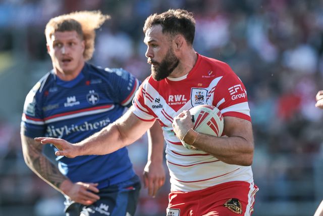 Alex Walmsley of St Helens R.F.C. breaks with the ball during the Betfred Super League round 9 match St Helens vs Wakefield Trinity at The BrewDog Stadium, St Helens, United Kingdom on 25 April 2026

(Photo by Mark Cosgrove/News Images)