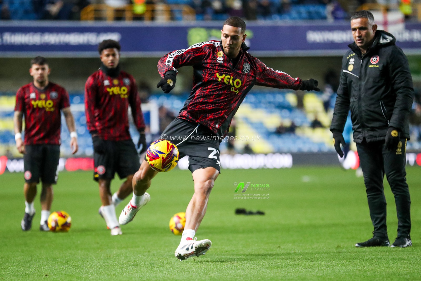 Vinicius Souza of Sheffield United warms up prior to the Sky Bet Championship match Millwall vs Sheffield United at The Den, London, United Kingdom, 11th December 2024

(Photo by Izzy Poles/News Images)