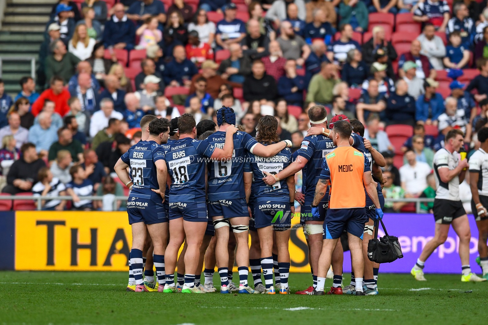 Bristol Bears in a huddle during the Gallagher PREM match Bristol Bears vs Saracens at Ashton Gate, Bristol, United Kingdom on 09 May 2026

(Photo by Alex Williamson/News Images)