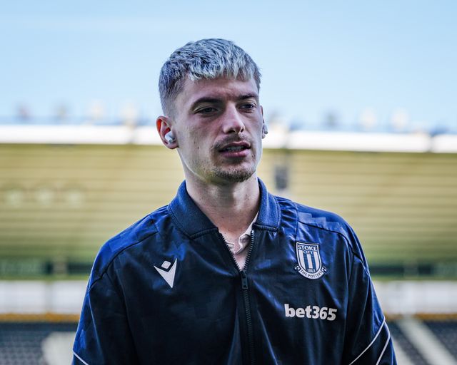 Tomas Rigo of Stoke City inspects the pitch prior to kick off during the Sky Bet Championship match Derby County vs Stoke City at Pride Park Stadium, Derby, United Kingdom on 06 April 2026

(Photo by Maynard Manyowa/News Images)
