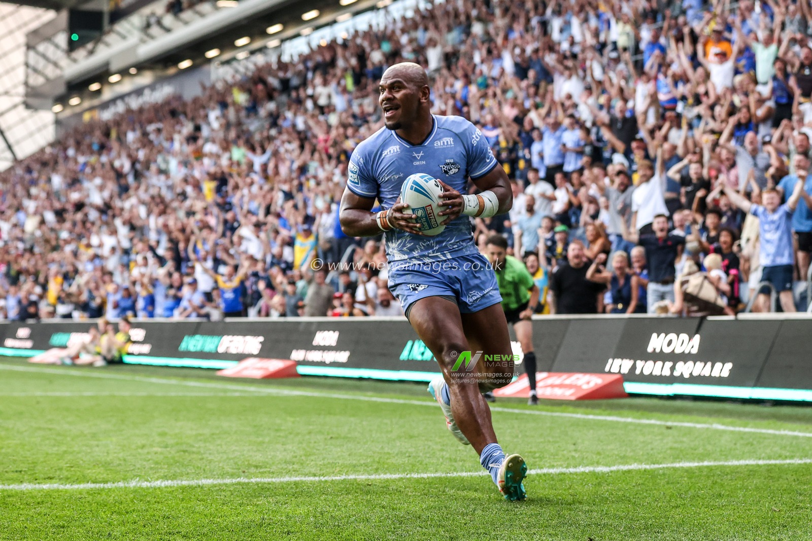 Maika Sivo of Leeds Rhinos goes over for a try during the Betfred Super League round 16 match Leeds Rhinos vs Hull KR at AMT Headingley Stadium, Leeds, United Kingdom on 26 June 2026

(Photo by Alfie Cosgrove/News Images)