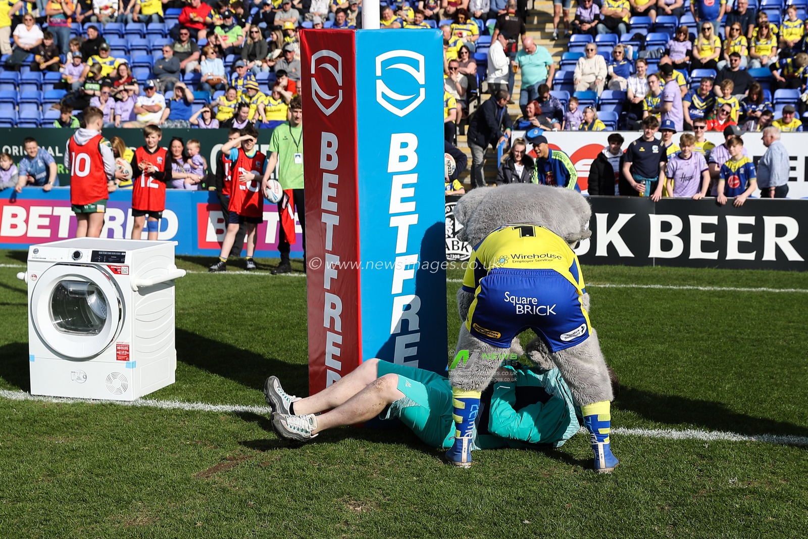 during the Betfred Super League Round 4 match Warrington Wolves vs Wakefield Trinity at Halliwell Jones Stadium, Warrington, United Kingdom, 9th March 2025

(Photo by Gareth Evans/News Images)