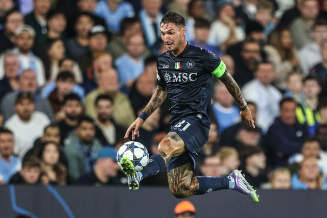 Matteo Politano of Napoli controls the ball during the UEFA Champions League 2025/26 Phase MD1 Manchester City vs Napoli League at The City of Manchester Stadium, Manchester, United Kingdom, 18th September 2025

(Photo by Alfie Cosgrove/News Images)