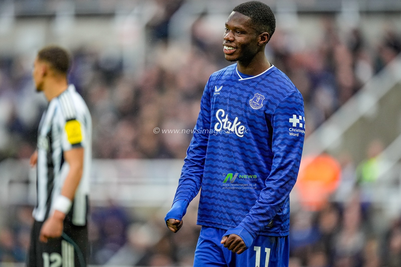 Thierno Barry of Everton celebrates his goal to make it  2-3 during the Premier League match Newcastle Untied vs Everton at St. James's Park, Newcastle, United Kingdom on 28 February 2026

(Photo by Maynard Manyowa/News Images)