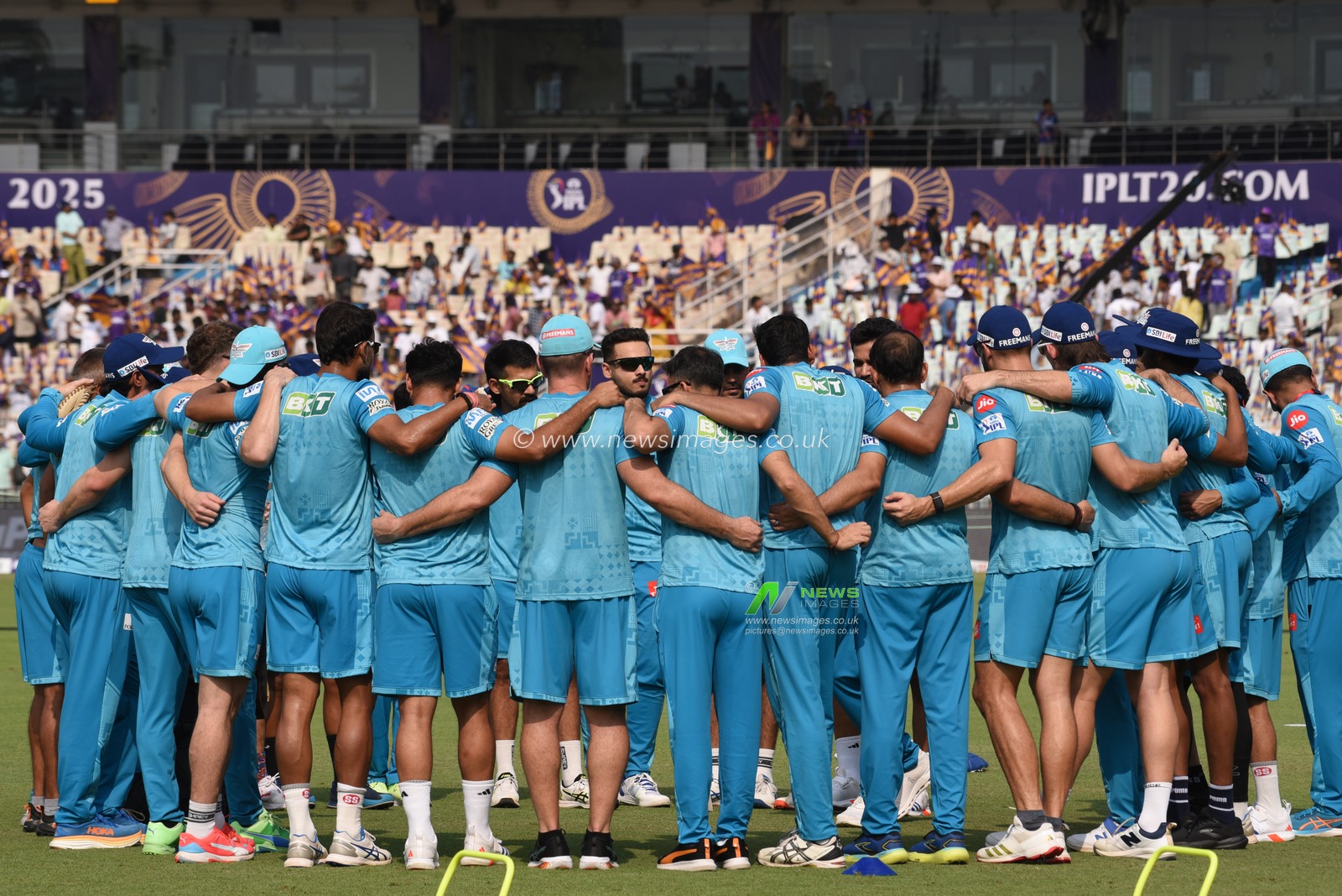 LSG captain Rishabh Pant with team members at the team meeting  during the IPL 2025 match between KKR and LSG, at Eden Garden in Kolkata,West Bengal, Tuesday, April 8, 2025.Photo by Debajyoti Chakraborty.(Photo: Debajyoti Chakraborty/News Images)