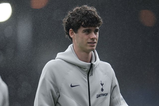 Archie Gray of Tottenham Hotspur ahead of the Pre-season friendly match Luton Town vs Tottenham Hotspur at Kenilworth Road, Luton, United Kingdom, 26th July 2025

(Photo by Harvey Murphy/News Images)