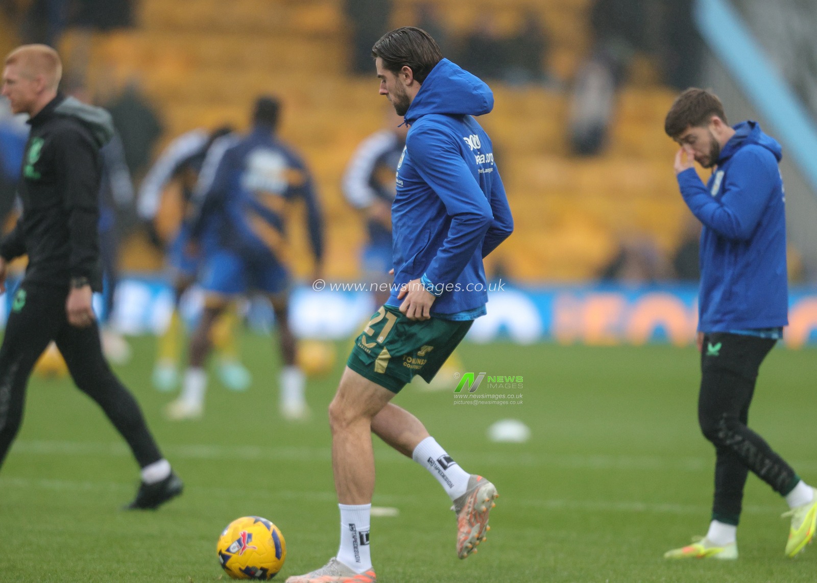 Antony Evans of Huddersfield Town in the pregame warmup session during the Sky Bet League 1 match Mansfield Town vs Huddersfield Town at One Call Stadium, Mansfield, United Kingdom, 22nd November 2025

(Photo by Richard Bierton/News Images)

*** GER AUT SUI OUT ***