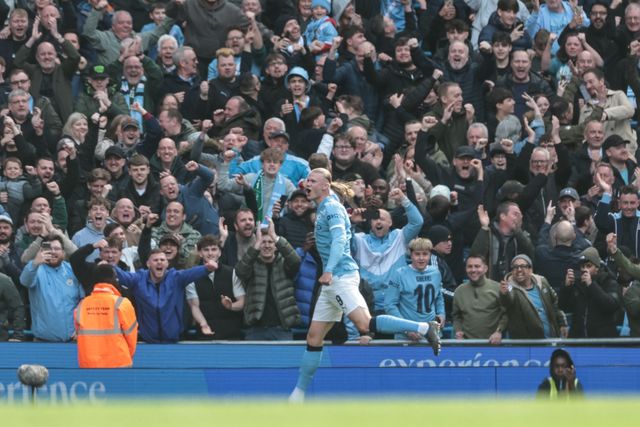 Erling Haaland of Manchester City celebrates his goal to make it 1-0 during the Emirates FA Cup Quarter-Final match Manchester City vs Liverpool at Etihad Stadium, Manchester, United Kingdom on 04 April 2026

(Photo by Mark Cosgrove/News Images)