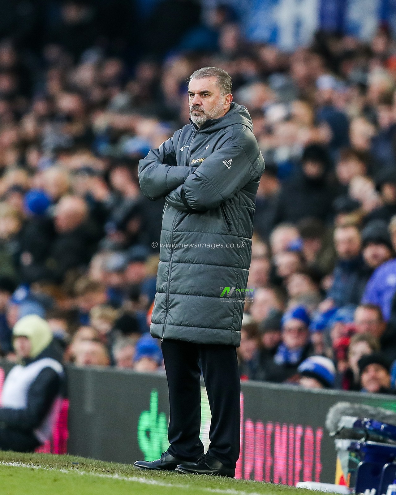 Ange Postecoglou of Tottenham Hotspur looks on during the Premier League match Everton vs Tottenham Hotspur at Goodison Park, Liverpool, United Kingdom, 19th January 2025

(Photo by Gareth Evans/News Images)