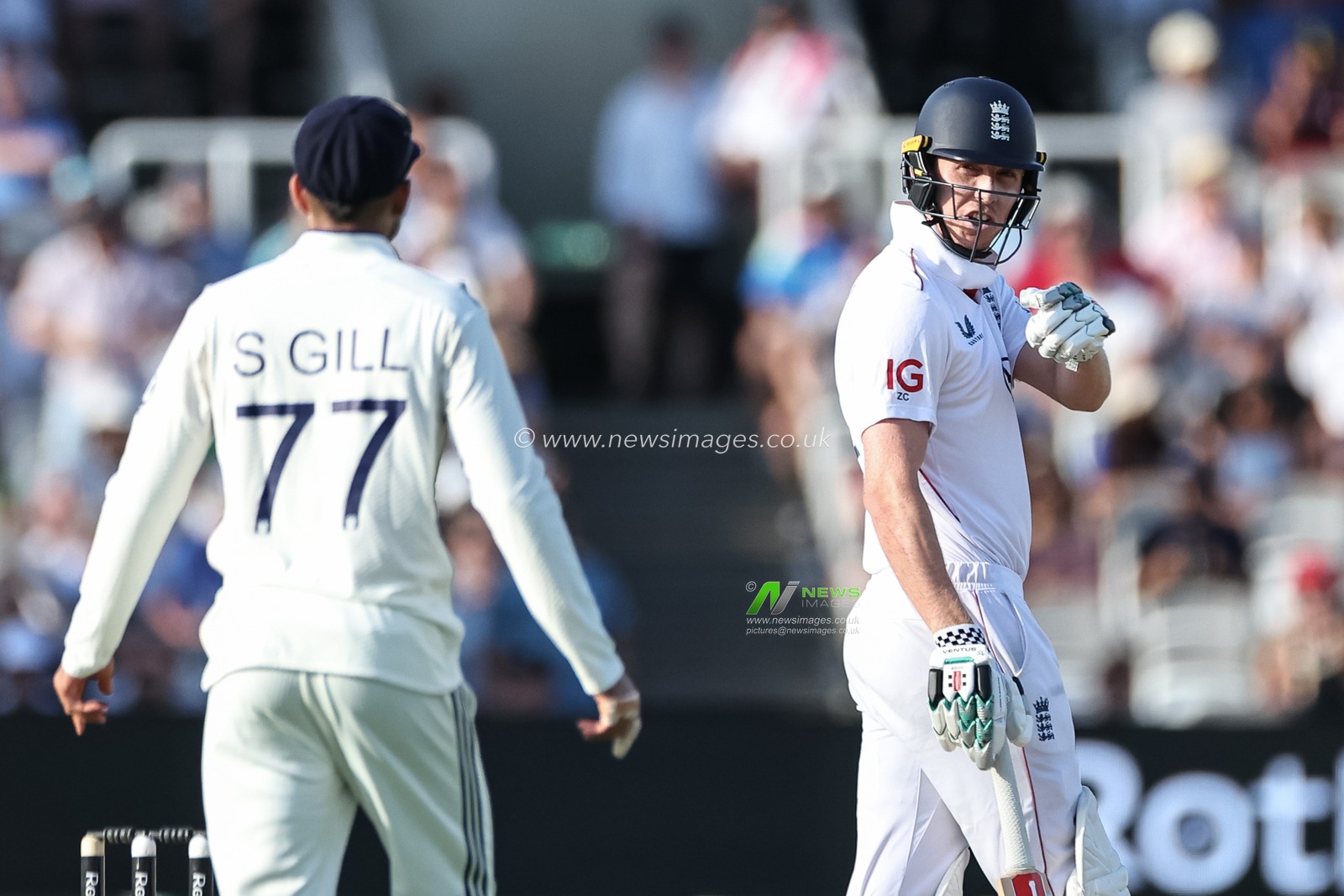 Tempers flares between Zak Crawley of England and India captain Shubman Gill as England stall for time during the 3rd Rothesay Test Match Day 3 England v India at Lords, London, United Kingdom, 12th July 2025

(Photo by Mark Cosgrove/News Images)