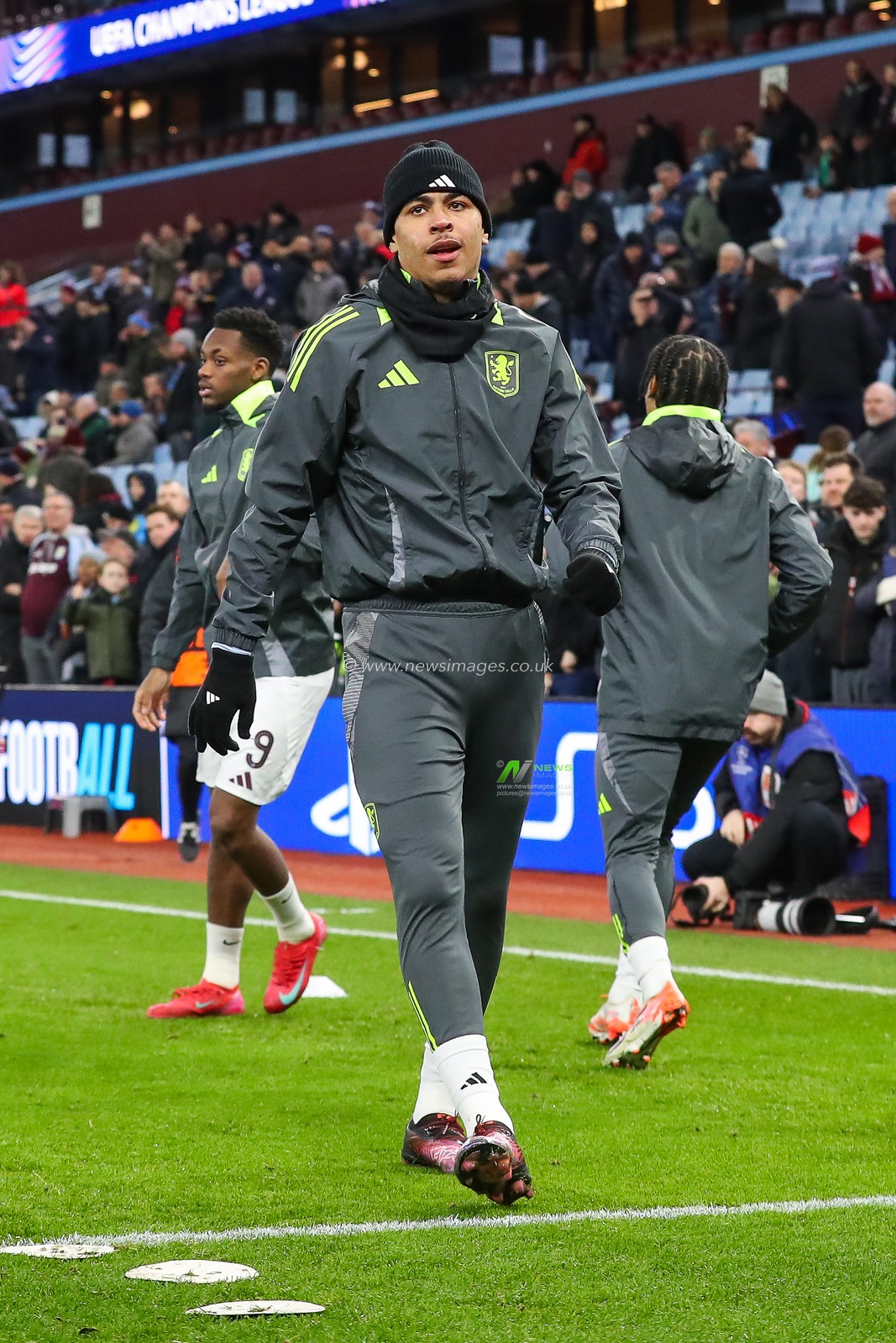 Morgan Rogers of Aston Villa during the pre-game warmup ahead of the UEFA Champions League Matchday 8 of 8 Aston Villa vs Celtic at Villa Park, Birmingham, United Kingdom, 29th January 2025

(Photo by Gareth Evans/News Images)