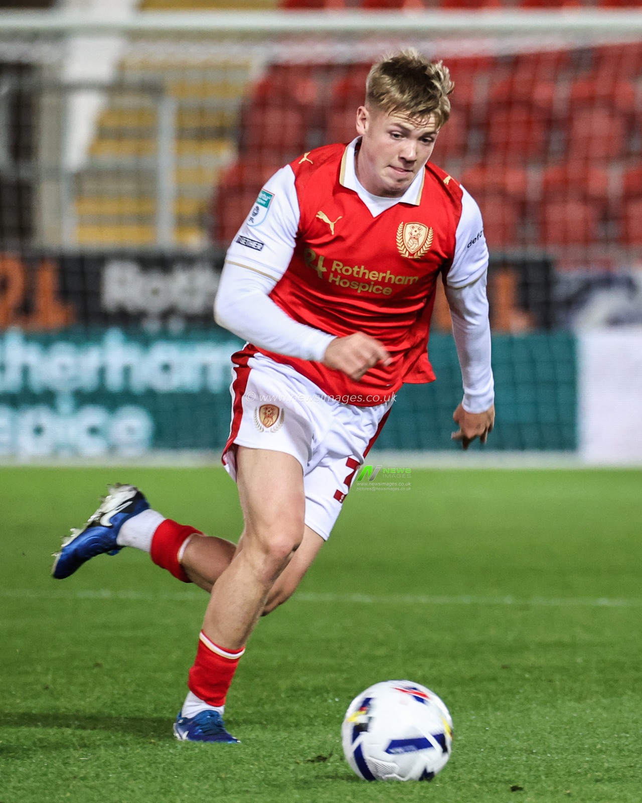 Kane Richardson of Rotherham United breaks with the ball during the The Vertu Trophy Northern Group E match Rotherham United vs Oldham Athletic at New York Stadium, Rotherham, United Kingdom, 7th October 2025

(Photo by Alfie Cosgrove/News Images)