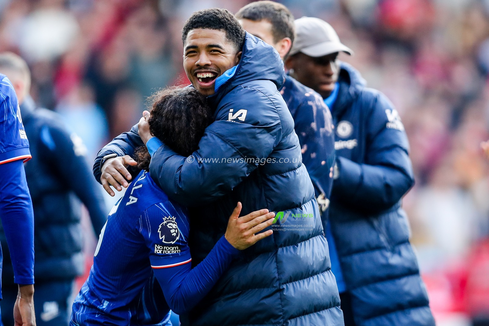 Chelsea celebrate their Champions League place after the teams victory following the Premier League match Nottingham Forest vs Chelsea at City Ground, Nottingham, United Kingdom, 25th May 2025

(Photo by Izzy Poles/News Images)