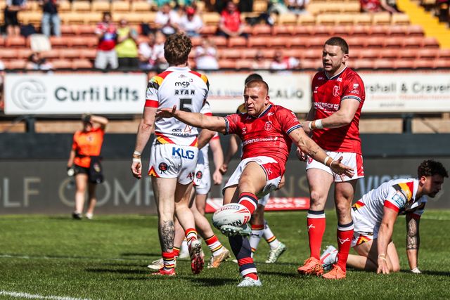 Mikey Lewis of Hull KR celebrates his try during the Betfred Super League round 9 match Bradford Bulls vs Hull KR at Odsal Stadium, Bradford, United Kingdom on 25 April 2026

(Photo by Alfie Cosgrove/News Images)