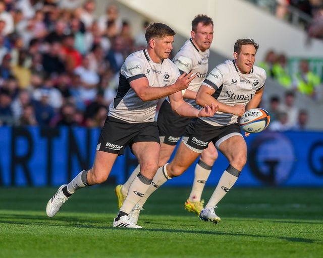 Owen Farrell of Saracens passes the ball during the Gallagher PREM match Bristol Bears vs Saracens at Ashton Gate, Bristol, United Kingdom on 09 May 2026

(Photo by Alex Williamson/News Images)