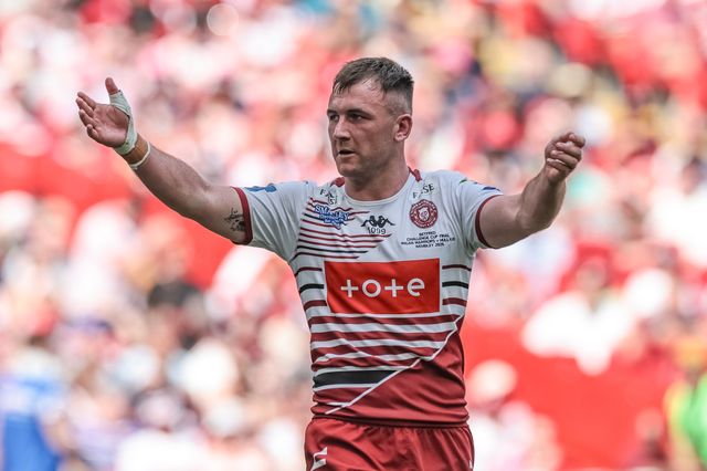 Harry Smith of Wigan Warriors gee’s up the fans during the Betfred Challenge Cup Final match Wigan Warriors vs Hull KR at Wembley Stadium, London, United Kingdom on 30 May 2026

(Photo by Mark Cosgrove/News Images)