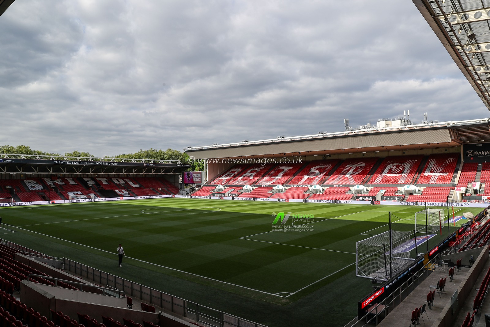 A general view inside of Ashton Gate, home of Bristol City ahead ofthe Sky Bet Championship Playoff Semi-final match Bristol City vs Sheffield United at Ashton Gate, Bristol, United Kingdom, 8th May 2025

(Photo by Gareth Evans/News Images)