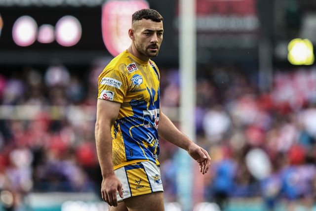 Jake Connor of Leeds Rhinos in the pre-game warm up during the Betfred Super League round 23 match Leeds Rhinos vs Hull KR at Headingley Stadium, Leeds, United Kingdom, 21st August 2025

(Photo by Alfie Cosgrove/News Images)