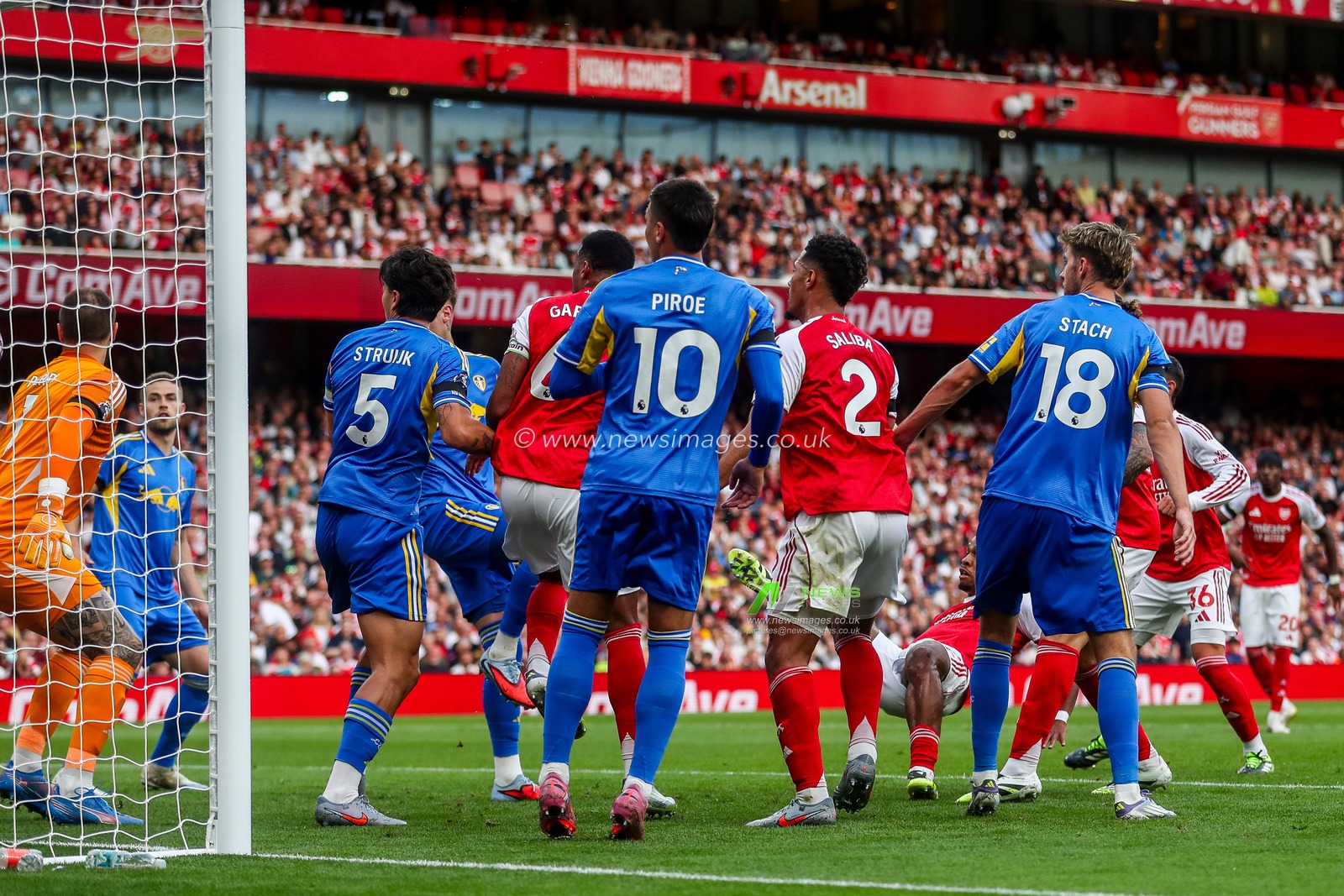 Jurrien Timber of Arsenal (blocked) scores to make it 4-0 during the Premier League match Arsenal vs Leeds United at Emirates Stadium, London, United Kingdom, 23rd August 2025

(Photo by Izzy Poles/News Images)