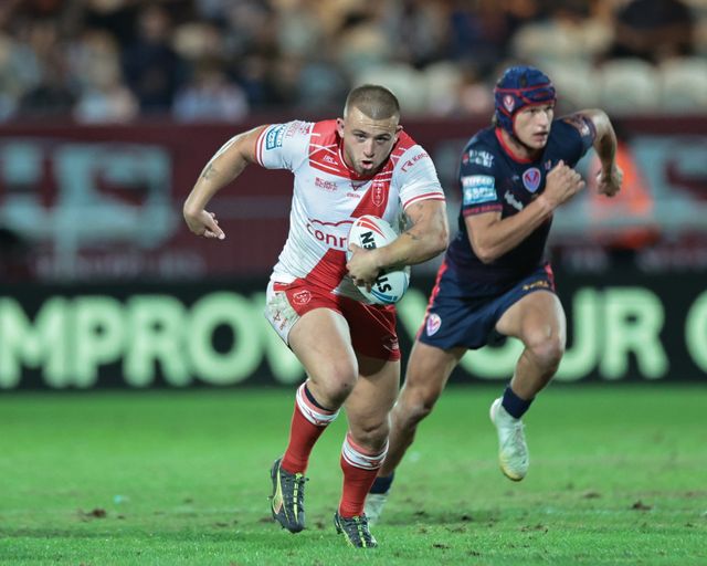 Mikey Lewis of Hull KR breaks with the ball during the Betfred Super League Round 24 match Hull KR vs St Helens at Sewell Group Craven Park, Kingston upon Hull, United Kingdom, 29th August 2025

(Photo by Mark Cosgrove/News Images)