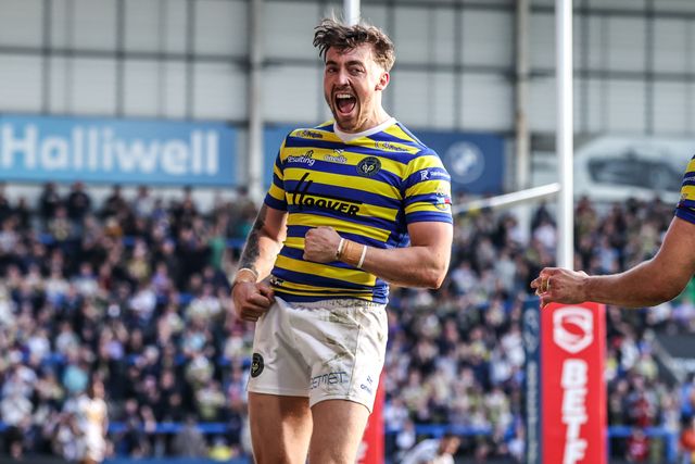 Matty Ashton of Warrington Wolves celebrates his try during the Betfred Super League round 5 match Warrington Wolves vs Castleford Tigers at The Halliwell Jones Stadium, Warrington, United Kingdom on 21 March 2026

(Photo by Alfie Cosgrove/News Images)