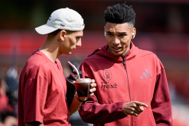 Igor Jesus of Nottingham Forest speaks with Nicolas Dominguez of Nottingham Forest during the Premier League match Nottingham Forest vs Burnley at City Ground, Nottingham, United Kingdom on 19 April 2026

(Photo by Maynard Manyowa/News Images)