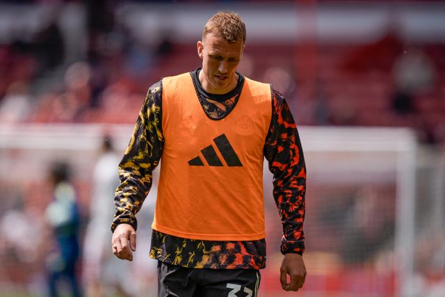 Dan Burn of Newcastle United in the pregame warmup session  during the Premier League match Nottingham Forest vs Newcastle Untied at City Ground, Nottingham, United Kingdom on 10 May 2026

(Photo by Maynard Manyowa/News Images)