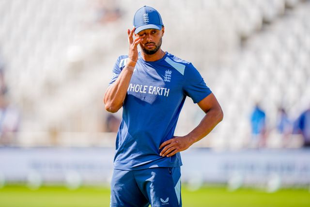 Emilio Gay of England in the pre-game warm up during the 3rd Rothesay Test Match Day 1 match England vs New Zealand at Trent Bridge, Nottingham, United Kingdom on 25 June 2026

(Photo by Maynard Manyowa/News Images)