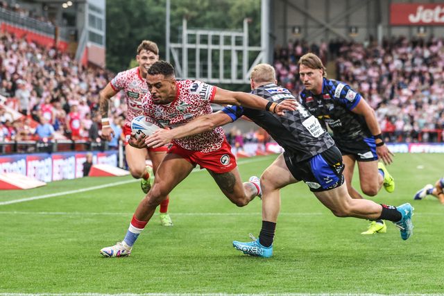 Umyla Hanley of Leigh Leopards goes over for a try during the Betfred Super League round 21 match Leigh Leopards vs Leeds Rhinos at Leigh Sports Village, Leigh, United Kingdom, 7th August 2025

(Photo by Alfie Cosgrove/News Images)