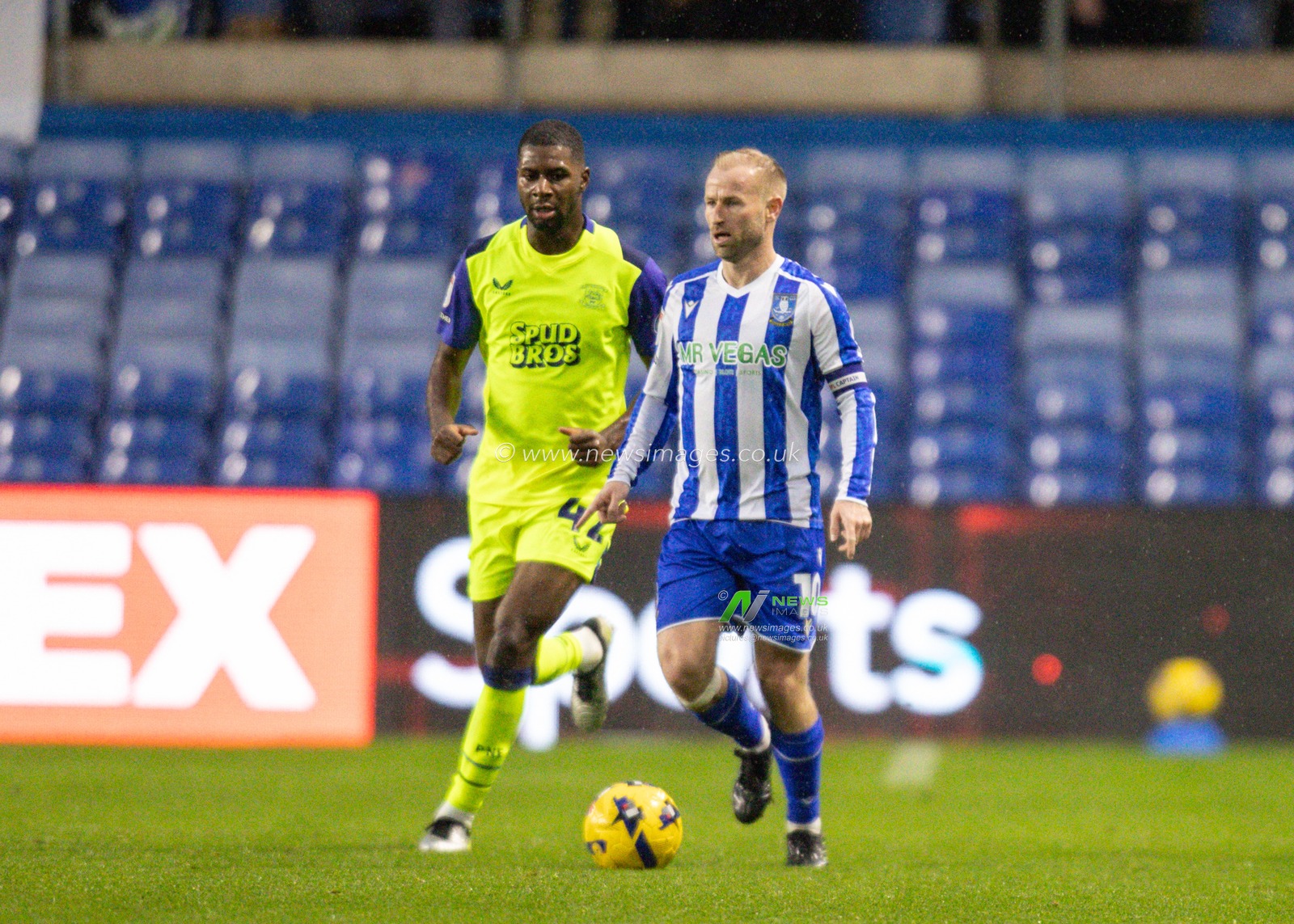 Barry Bannan of Sheffield Wednesday in action during the Sky Bet Championship match Sheffield Wednesday vs Preston North End at Hillsborough, Sheffield, United Kingdom, 29th November 2025

(Photo by Richard Bierton/News Images)

*** GER AUT SUI OUT ***
