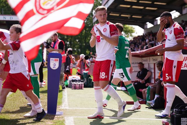 Harvey White of Stevenage walks out ahead of kick off during the Sky Bet League One Playoffs Semi-Final match Stevenage vs Stockport County at Lamex Stadium, Stevenage, United Kingdom on 09 May 2026

(Photo by Harvey Murphy/News Images)