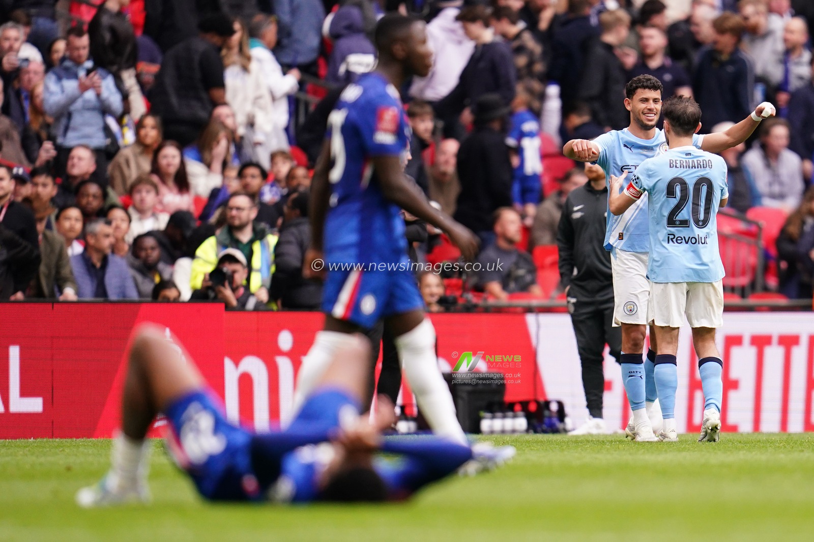 Manchester City players celebrate winning Fa cup at full time during the Emirates FA Cup Final match Chelsea vs Manchester City at Wembley Stadium, London, United Kingdom on 16 May 2026

(Photo by Harvey Murphy/News Images)