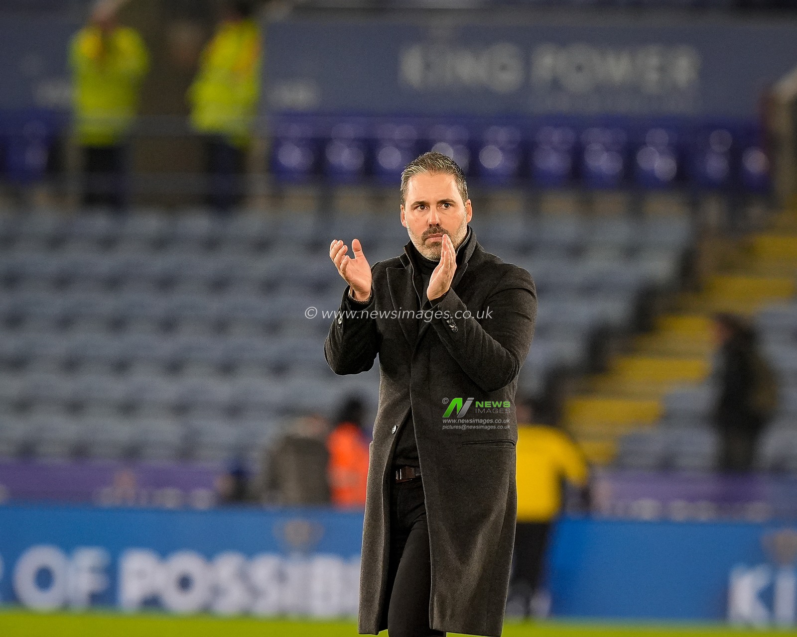 Marti Cifuentes manager of Leicester City applauds the fans after the final whistle during the Sky Bet Championship match Leicester City vs Derby County at King Power Stadium, Leicester, United Kingdom, 29th December 2025

(Photo by Maynard Manyowa/News Images)

*** GER AUT SUI OUT ***