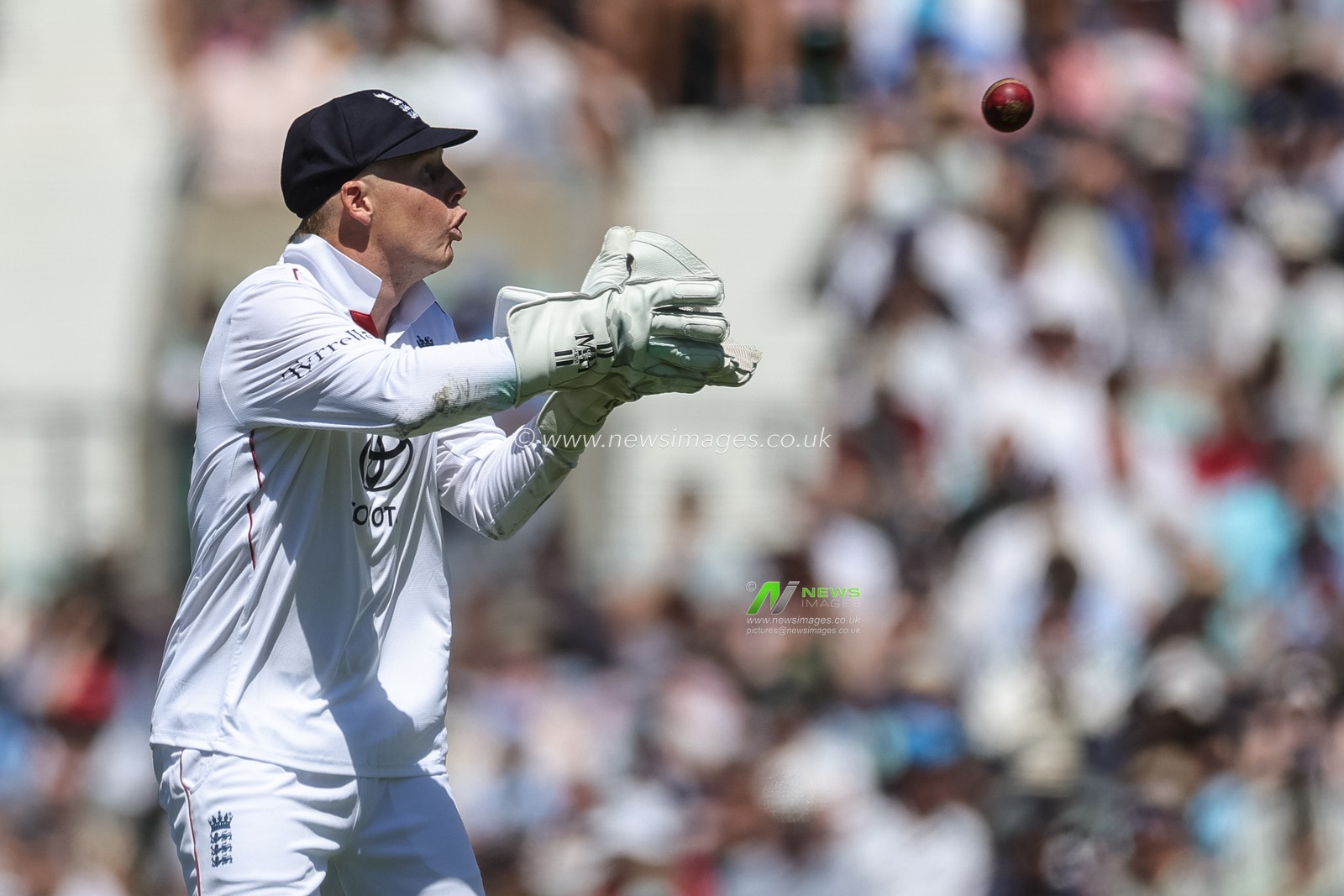 James New of England receives the ball during the 2nd Rothesay Test Match Day 1 match England vs New Zealand at The Kia Oval, London, United Kingdom on 17 June 2026

(Photo by Mark Cosgrove/News Images)
