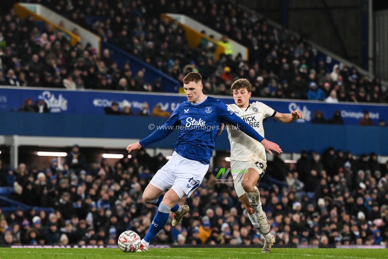 Jake O'Brien of Everton holds off Gustav Lindgren of Peterborough United during the Emirates FA Cup 3rd Round match Everton vs Peterborough United at Goodison Park, Liverpool, United Kingdom, 9th January 2025

(Photo by Craig Thomas/News Images)