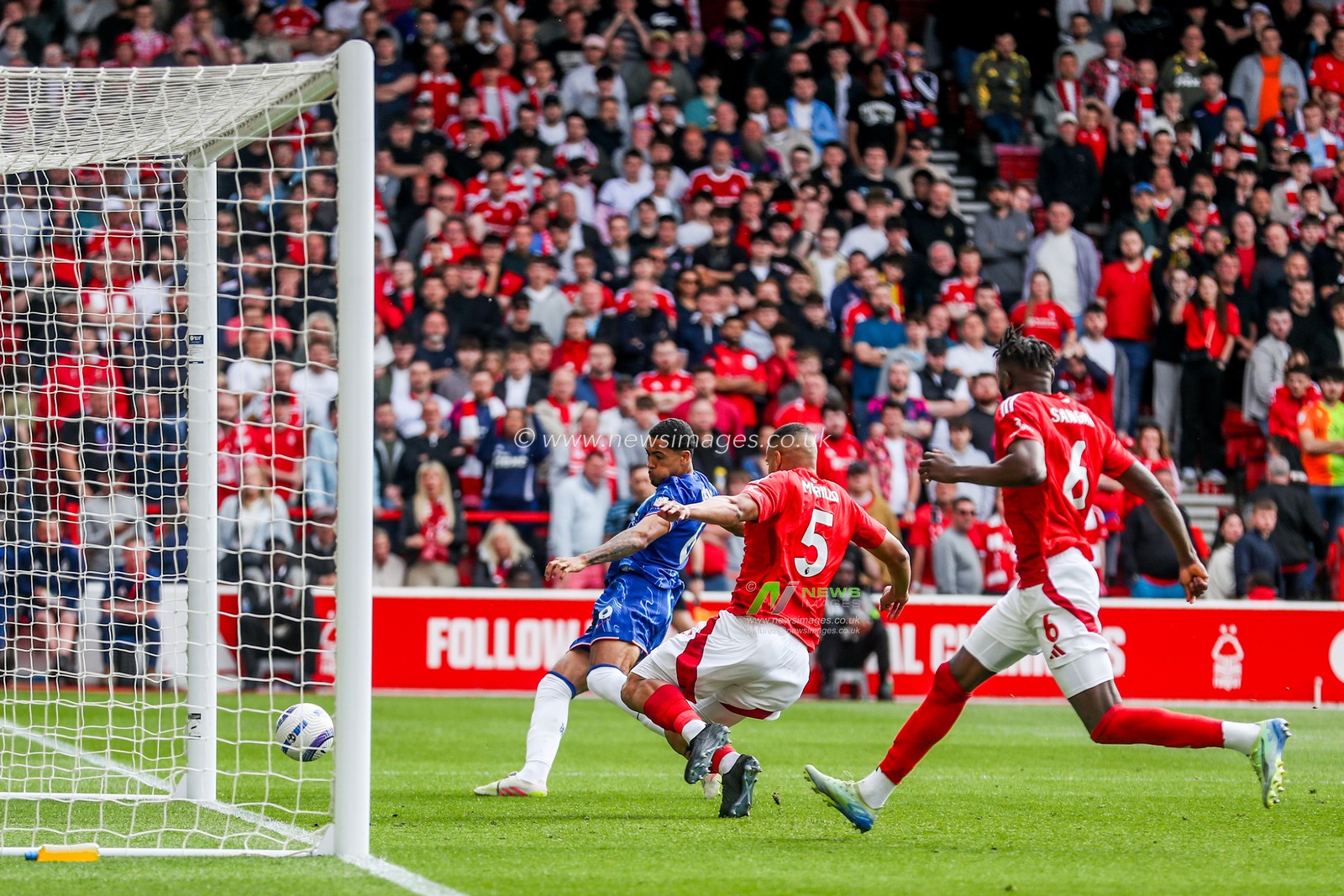 Levi Colwill of Chelsea scores to make it 0-1 during the Premier League match Nottingham Forest vs Chelsea at City Ground, Nottingham, United Kingdom, 25th May 2025

(Photo by Izzy Poles/News Images)