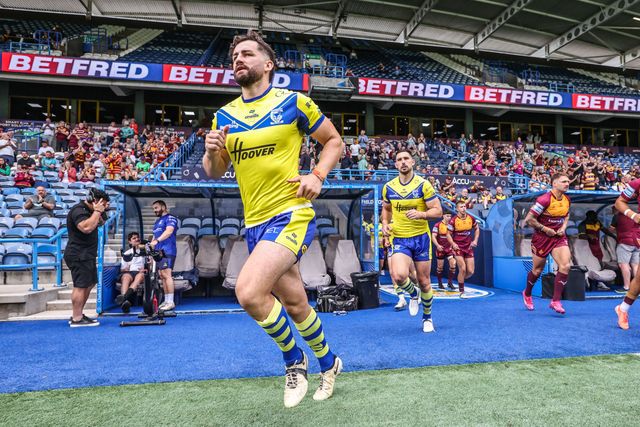 Toby King of Warrington Wolves comes out for the game during the Betfred Super League Round 23 match Huddersfield Giants vs Warrington Wolves at Accu Stadium, Huddersfield, United Kingdom, 24th August 2025

(Photo by Alfie Cosgrove/News Images)