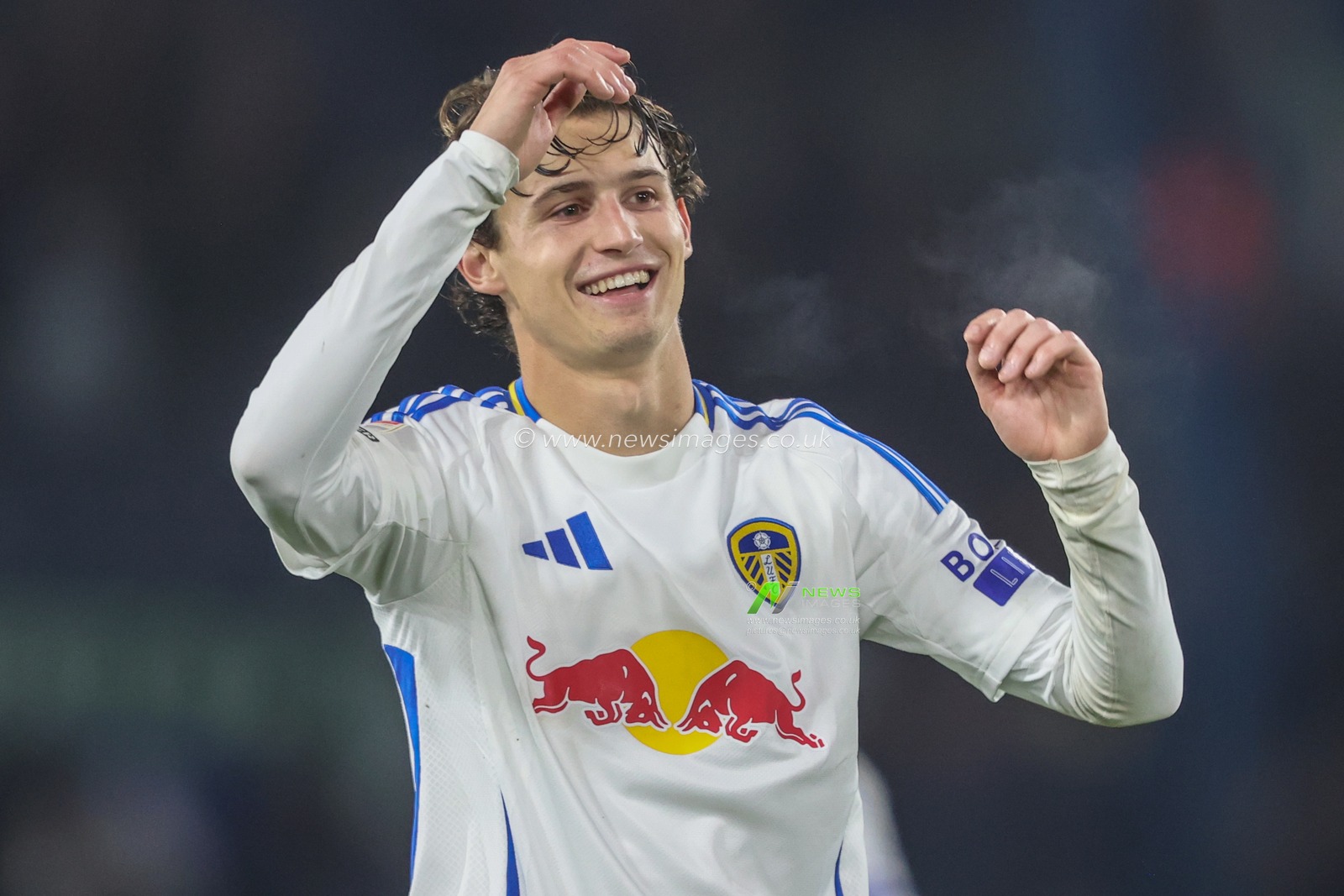 Brenden Aaronson of Leeds United applauds the fans after the game during the Sky Bet Championship match Leeds United vs Watford at Elland Road, Leeds, United Kingdom, 22nd October 2024

(Photo by Alfie Cosgrove/News Images)