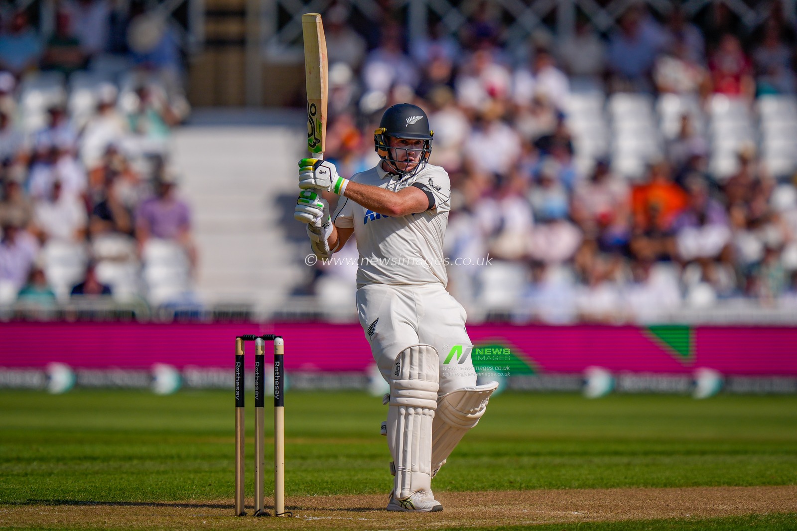 New Zealand captain Tom Latham pulls the ball for four after England attempt the short ball tactic during the 3rd Rothesay Test Match Day 1 match England vs New Zealand at Trent Bridge, Nottingham, United Kingdom on 25 June 2026

(Photo by Maynard Manyowa/News Images)