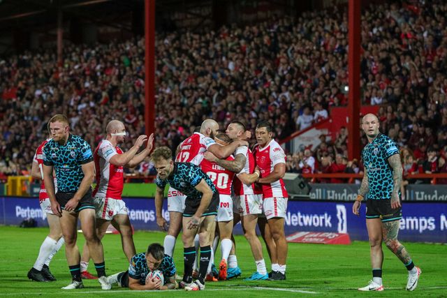Betfred Super League Round 23 Hull KR v Leigh Leopards