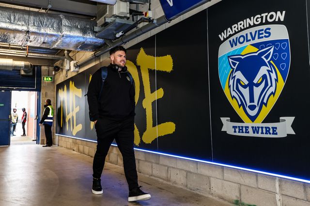 Joe Philbin of Warrington Wolves arrives during the Betfred Challenge Cup Quarter Final match Warrington Wolves vs Leigh Leopards at The Halliwell Jones Stadium, Warrington, United Kingdom on 11 April 2026

(Photo by Alfie Cosgrove/News Images)