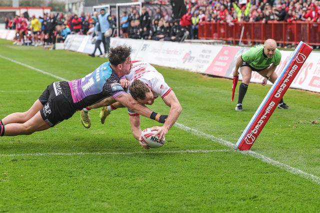 Joe Burgess of Hull KR goes over for a try during the Betfred Super League round 7 match Hull KR vs Hull FC at Sewell Group Craven Park, Hull, United Kingdom on 03 April 2026

(Photo by Mark Cosgrove/News Images)