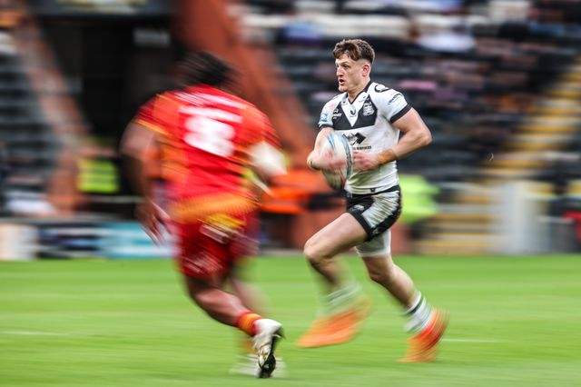 Davy Litten of Hull FC breaks with the ball during the Betfred Super League round 6 match Hull FC vs Catalans Dragons at MKM Stadium, Hull, United Kingdom on 29 March 2026

(Photo by Alfie Cosgrove/News Images)