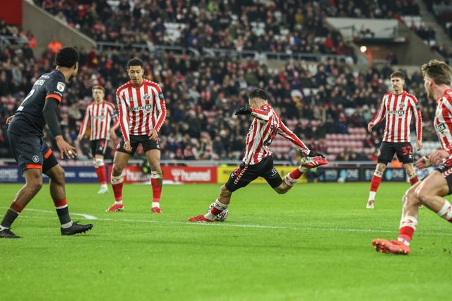 Enzo Le FÃ©e of Sunderland scores to make it 1-0 during the Sky Bet Championship match Sunderland vs Luton Town at Stadium Of Light, Sunderland, United Kingdom, 12th February 2025

(Photo by Alfie Cosgrove/News Images)