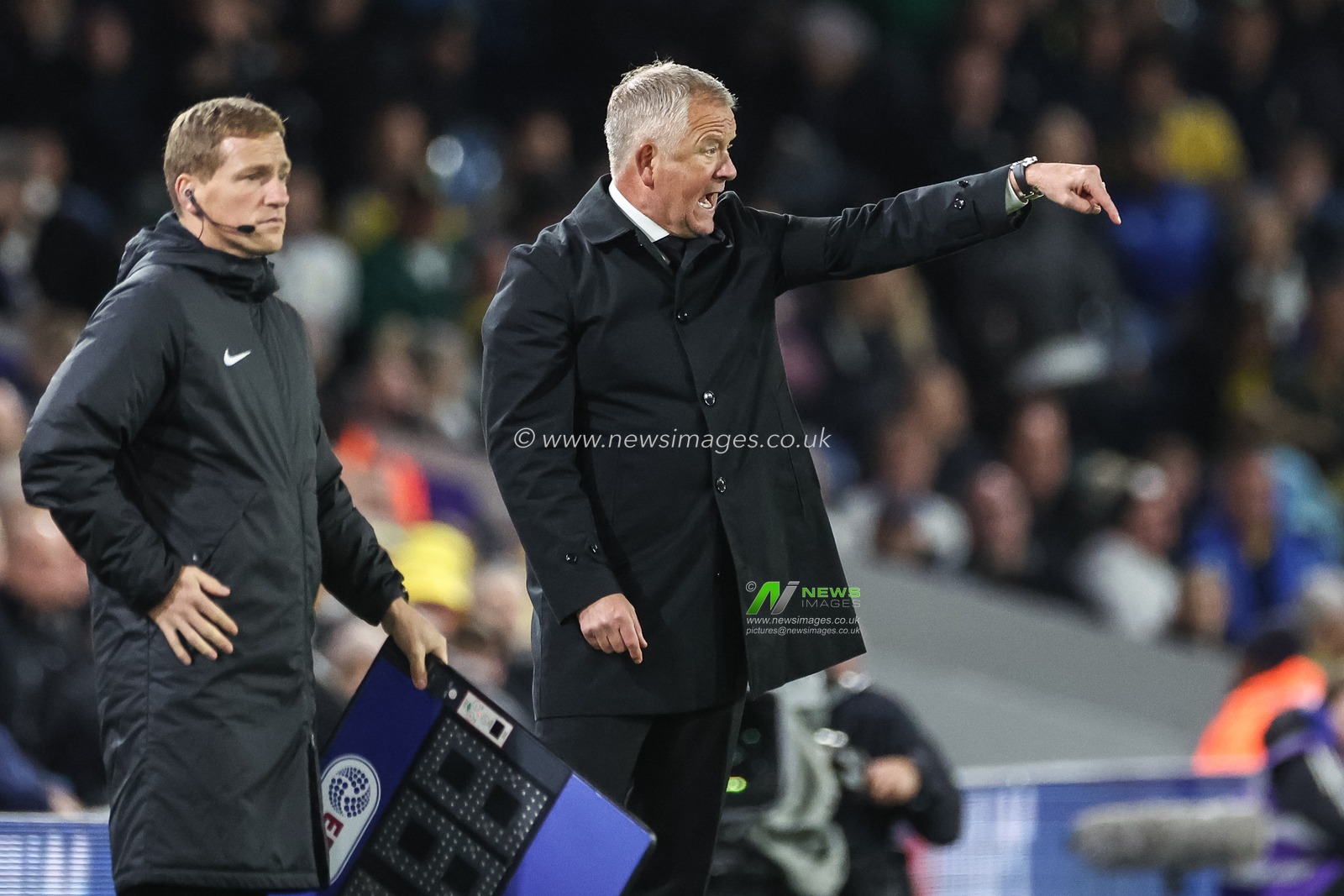 Chris Wilder manager of Sheffield United gives his team instructions during the Sky Bet Championship match Leeds United vs Sheffield United at Elland Road, Leeds, United Kingdom, 18th October 2024

(Photo by Mark Cosgrove/News Images)