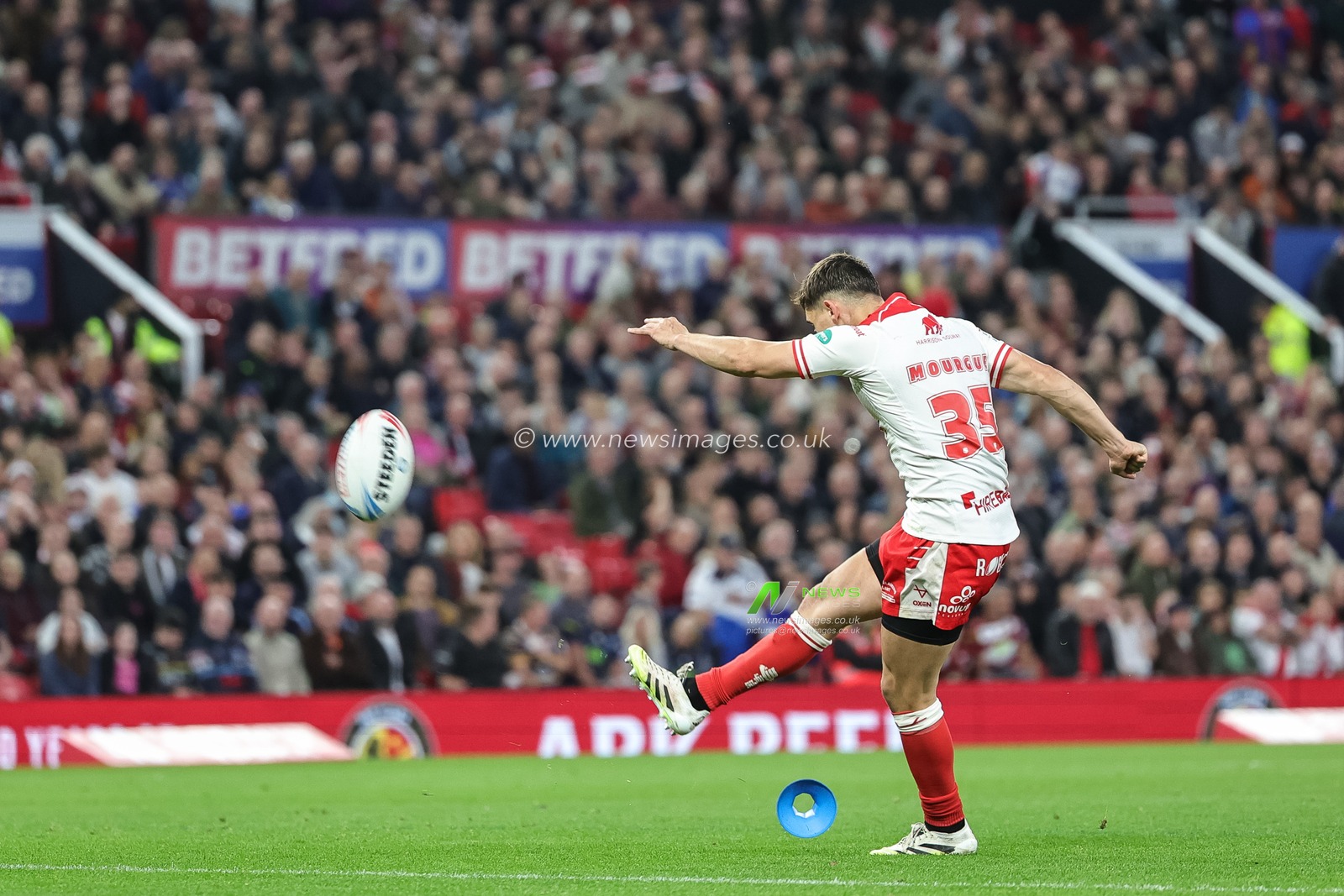 Arthur Mourgue of Hull KR converts for a goal during the 2025 Betfred Super League Grand Final Hull KR v Wigan Warriors at Old Trafford, Manchester, United Kingdom, 11th October 2025

(Photo by Mark Cosgrove/News Images)