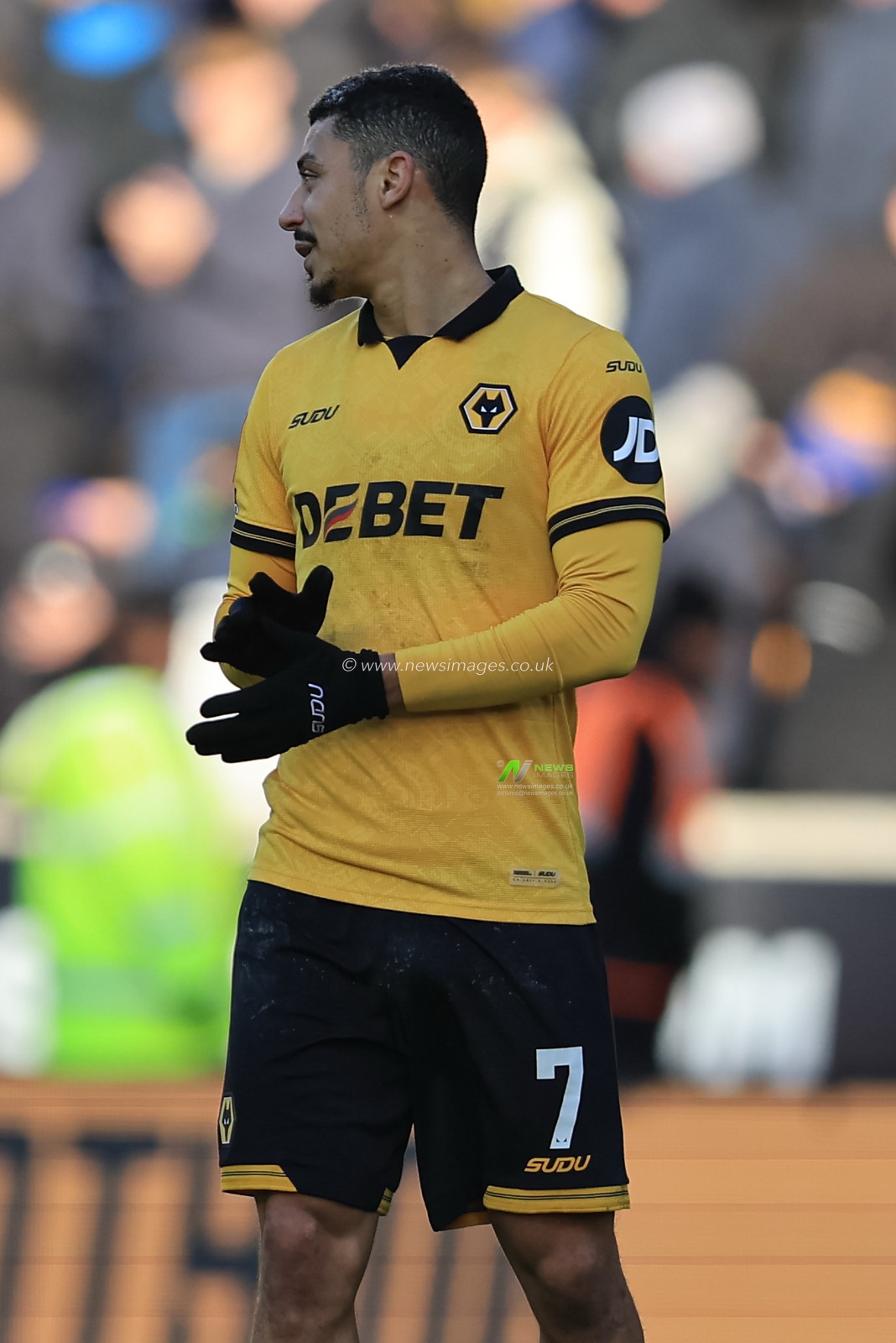Andre of Wolverhampton Wanderers applauds the fans after the Emirates FA Cup Third Round match Wolverhampton Wanderers vs Shrewsbury Town at Molineux, Wolverhampton, United Kingdom, 10th January 2026

(Photo by Euan Manning/News Images)