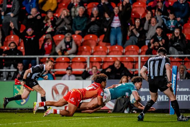 Owen Dagnall of St Helens goes over for a try during the Betfred Challenge Cup Quarter Final match St Helens vs Catalans Dragons at The BrewDog Stadium, St Helens, United Kingdom on 10 April 2026

(Photo by Maynard Manyowa/News Images)