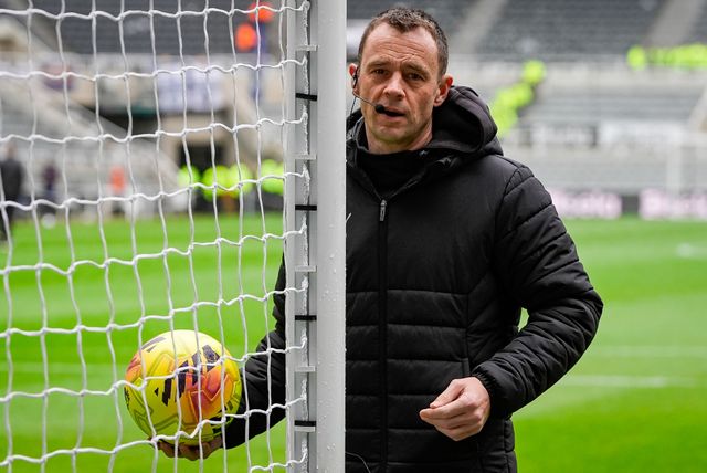 Referee Stuart Attwell tests the goal line technology during the Premier League match Newcastle Untied vs Everton at St. James's Park, Newcastle, United Kingdom on 28 February 2026

(Photo by Maynard Manyowa/News Images)